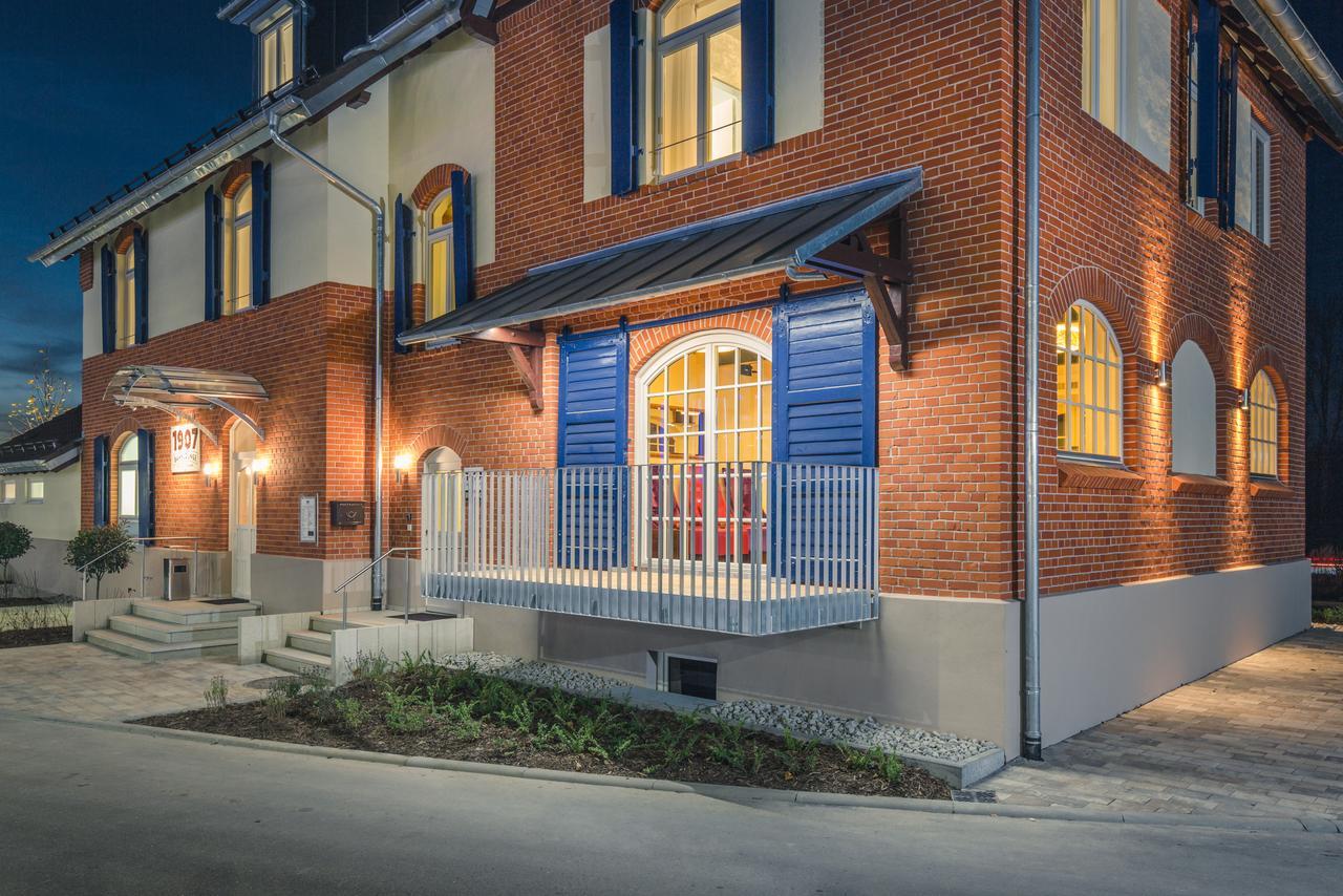 Bed and Breakfast Bahnlounge 1907 Neuenstadt am Kocher Esterno foto